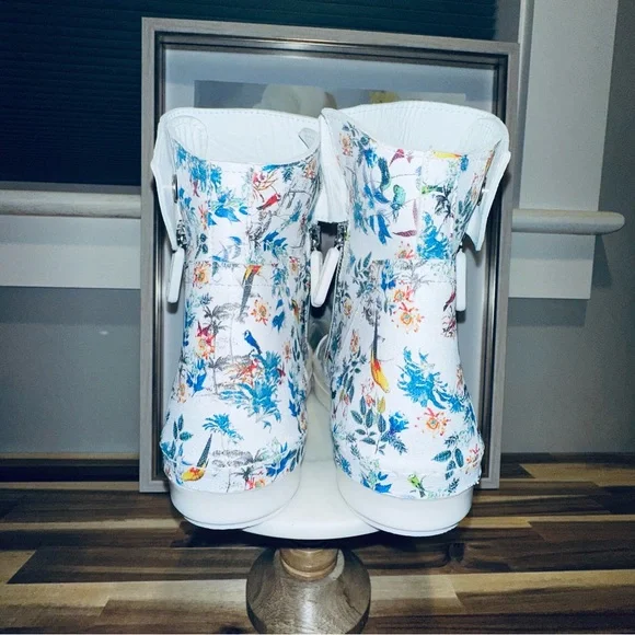 JOHNNY WAS FEATHERED FRIENDS HIGH TOP SNEAKERS sz 38 - Picture 3 of 9